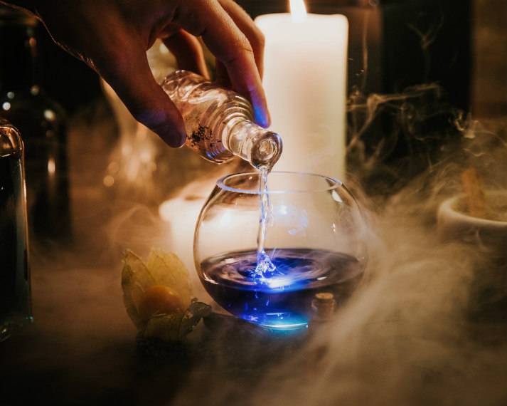 london-incognito-harry-potter-the-cauldron-magical-pub-potion
