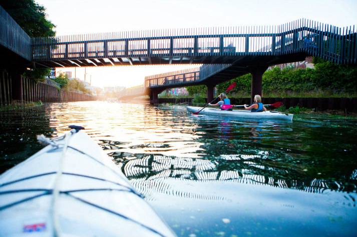 london-incognito-bespoke-events-kayaking-on-londons-oldest-canal-3